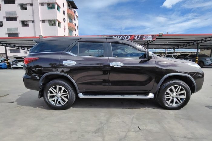 TOYOTA 2WD 2018 2.4V AT FORTUNER BROWN  4751 full