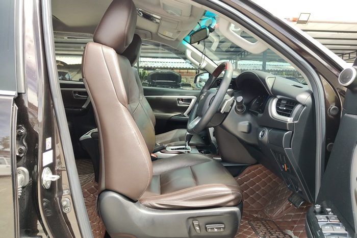 TOYOTA 2WD 2018 2.4V AT FORTUNER BROWN  4751 full