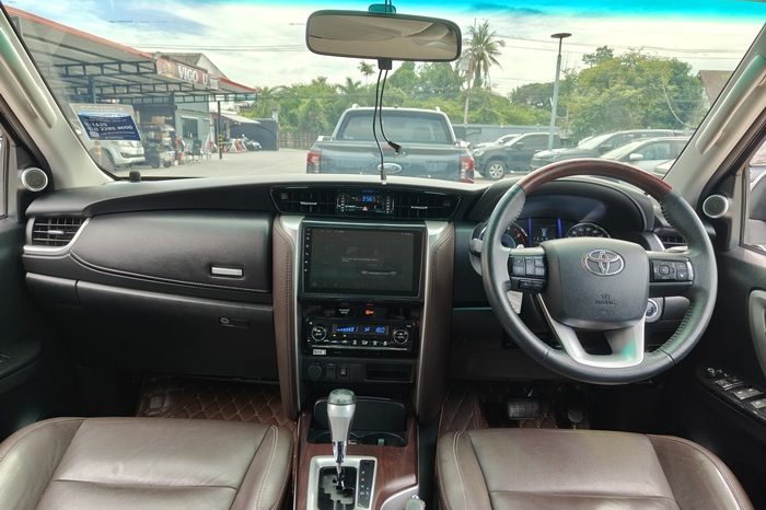 TOYOTA 2WD 2018 2.4V AT FORTUNER BROWN  4751 full