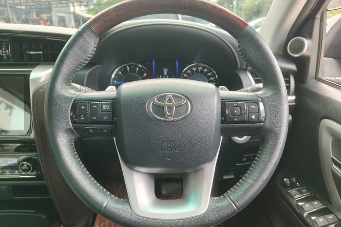 TOYOTA 2WD 2018 2.4V AT FORTUNER BROWN  4751 full