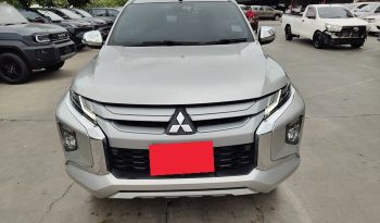 MITSUBISHI 4WD 2021 2.4 AT DOUBLE CAB SILVER  9901 full
