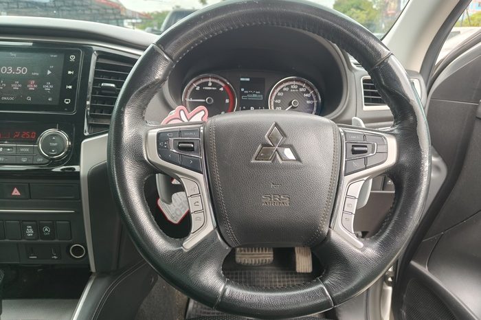 MITSUBISHI 4WD 2021 2.4 AT DOUBLE CAB SILVER  9901 full