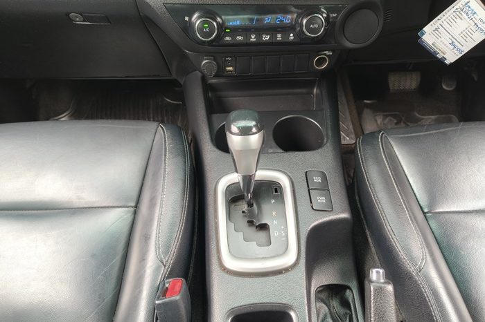 REVO PRE 2018 2.4G AT DOUBLE CAB SILVER  21 full