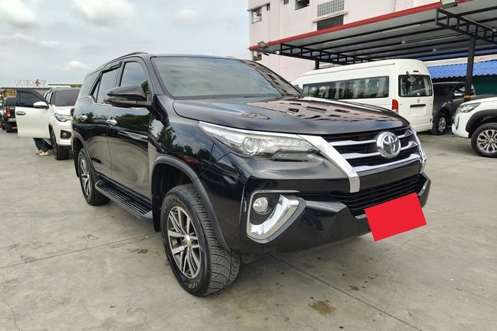 TOYOTA 2WD 2016 2.4V AT FORTUNER BLACK  2270 full