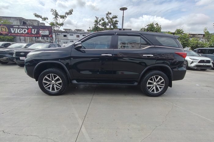TOYOTA 2WD 2016 2.4V AT FORTUNER BLACK  2270 full