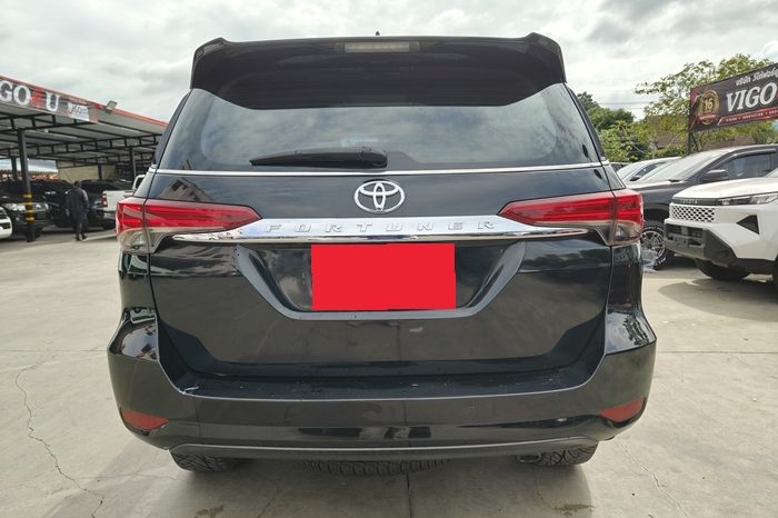 TOYOTA 2WD 2016 2.4V AT FORTUNER BLACK  2270 full
