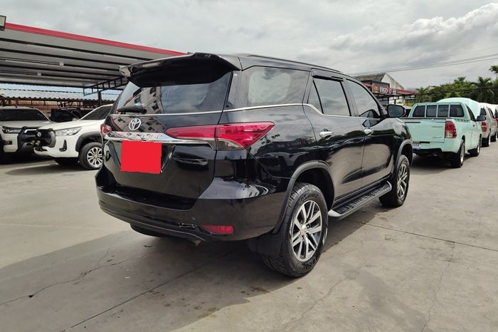 TOYOTA 2WD 2016 2.4V AT FORTUNER BLACK  2270 full