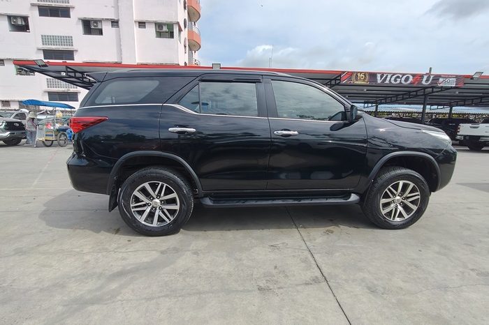 TOYOTA 2WD 2016 2.4V AT FORTUNER BLACK  2270 full