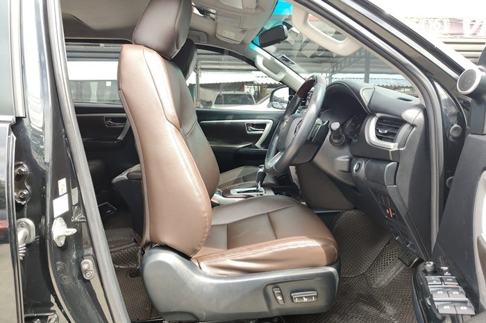 TOYOTA 2WD 2016 2.4V AT FORTUNER BLACK  2270 full