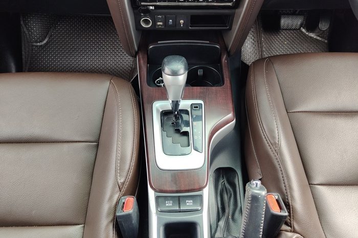 TOYOTA 2WD 2016 2.4V AT FORTUNER BLACK  2270 full