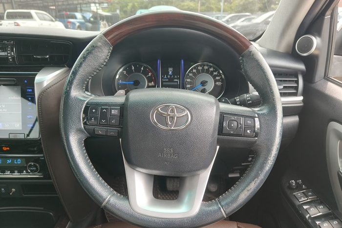 TOYOTA 2WD 2016 2.4V AT FORTUNER BLACK  2270 full