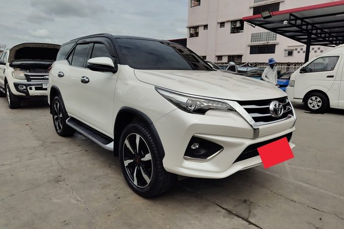 TOYOTA 4WD 2018 2.8V AT FORTUNER WHITE  4772 full