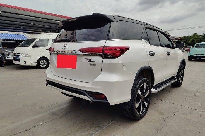 TOYOTA 4WD 2018 2.8V AT FORTUNER WHITE  4772 full