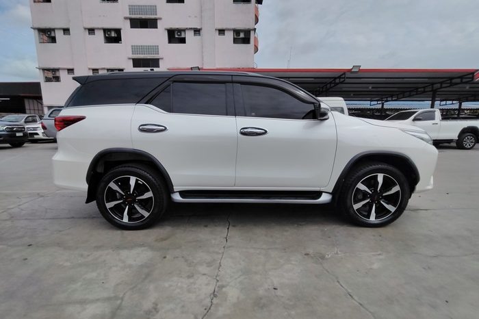 TOYOTA 4WD 2018 2.8V AT FORTUNER WHITE  4772 full