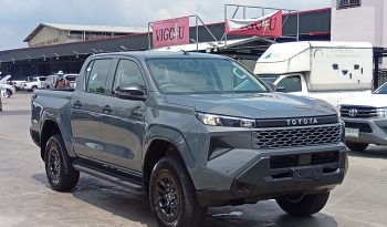 TRAVO SMART PRE 2026 2.8 AT DOUBLE CAB GREY  1692 full