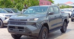 TRAVO SMART PRE 2026 2.8 AT DOUBLE CAB GREY  1692