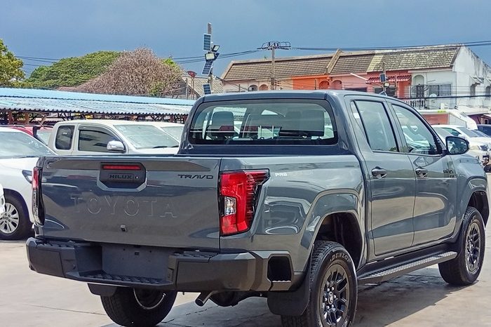 TRAVO SMART PRE 2026 2.8 AT DOUBLE CAB GREY  1692 full