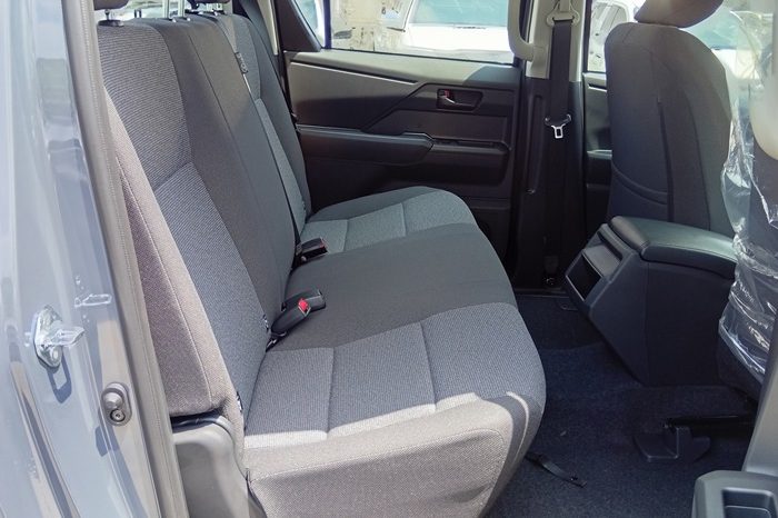 TRAVO SMART PRE 2026 2.8 AT DOUBLE CAB GREY  1692 full
