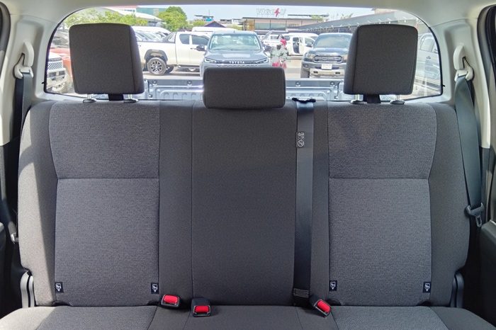 TRAVO SMART PRE 2026 2.8 AT DOUBLE CAB GREY  1692 full