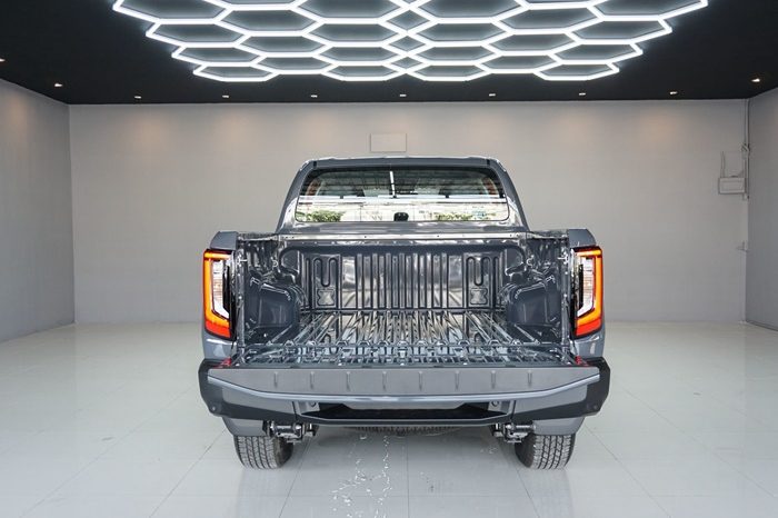 TRAVO E 2026 EV AT DOUBLE CAB GREY  800150 full