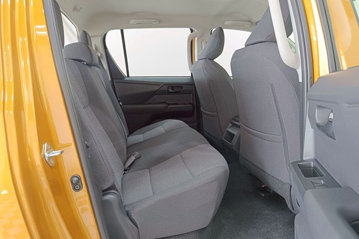 TRAVO SMART PRE 2026 2.8 AT DOUBLE CAB SILVER0  200171 full