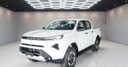 TRAVO E 2026 EV AT DOUBLE CAB WHITE  800195