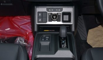 TRAVO E 2026 EV AT DOUBLE CAB WHITE  800195 full