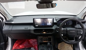 TRAVO E 2026 EV AT DOUBLE CAB WHITE  800195 full