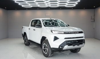 TRAVO E 2026 EV AT DOUBLE CAB WHITE  800195 full