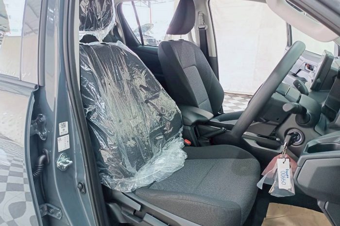 TRAVO SMART PRE 2026 2.8 AT DOUBLE CAB GREY  200550 full