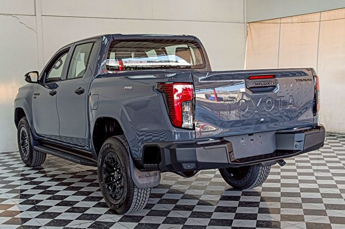 TRAVO SMART PRE 2026 2.8 AT DOUBLE CAB GREY  800627 full