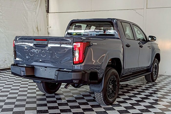 TRAVO SMART PRE 2026 2.8 AT DOUBLE CAB GREY  800627 full