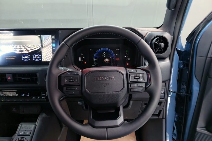 TOYOTA LAND CRUISER FJ 4WD 2026 2.8 AT BLUE 3373 full