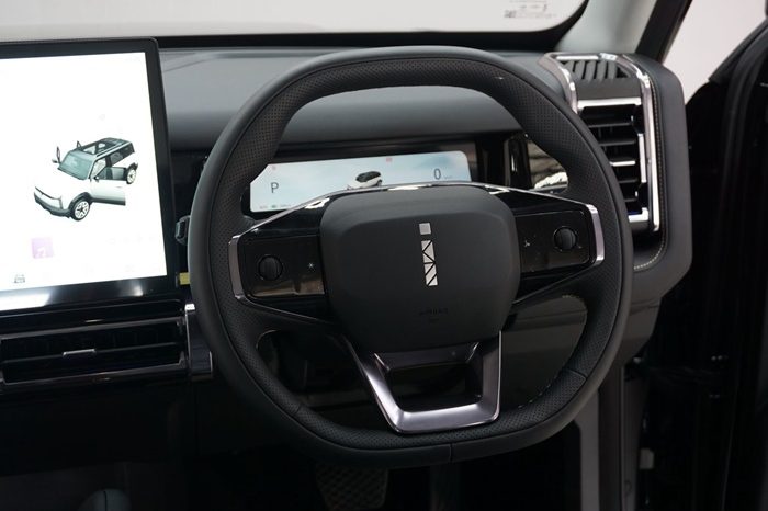 JACOO 2WD 206 EV J6 AT SUV BLACK  3474 full
