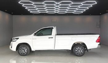 REVO 2WD 2021 2.4 ENTRY MT STANDARD WHITE  1506 full
