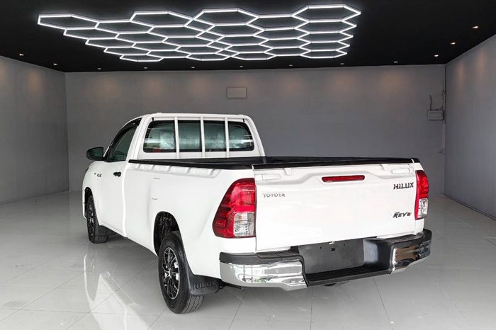 REVO 2WD 2021 2.4 ENTRY MT STANDARD WHITE  1506 full
