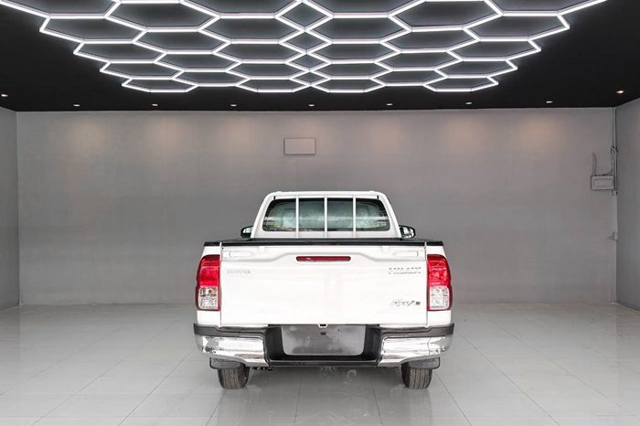 REVO 2WD 2021 2.4 ENTRY MT STANDARD WHITE  1506 full