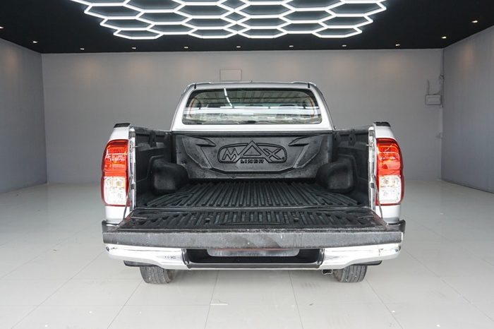 REVO 2WD 2020 2.4E MT SMART CAB SILVER  1617 full