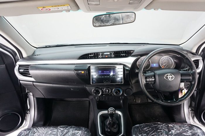 REVO 2WD 2020 2.4E MT SMART CAB SILVER  1617 full