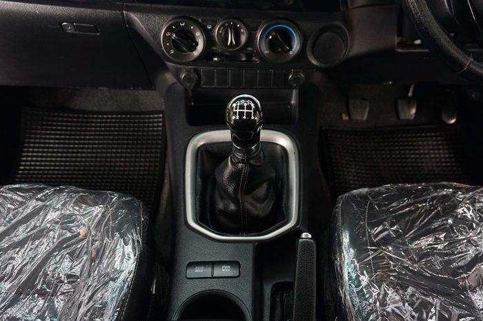 REVO 2WD 2020 2.4E MT SMART CAB SILVER  1617 full