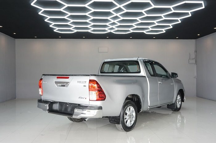 REVO 2WD 2020 2.4E MT SMART CAB SILVER  1617 full