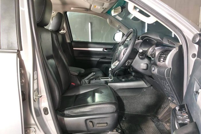 REVO 4WD 2021 2.8 HIGHT AT DOUBLE CAB SILVER  1622 full