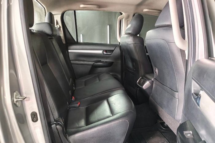 REVO 4WD 2021 2.8 HIGHT AT DOUBLE CAB SILVER  1622 full