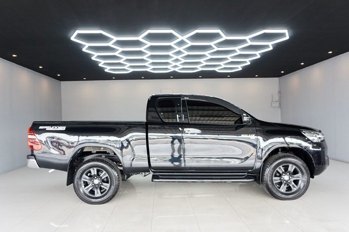 REVO PRE 2022 2.4 MID AT SAMRT CAB BLACK  2055 full
