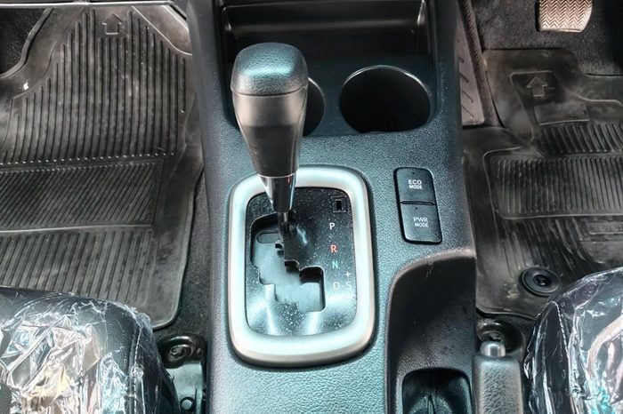REVO PRE 2016 2.4E AT SMART CAB SILVER  2230 full