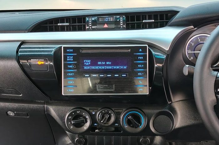 REVO PRE 2016 2.4E AT SMART CAB SILVER  2230 full
