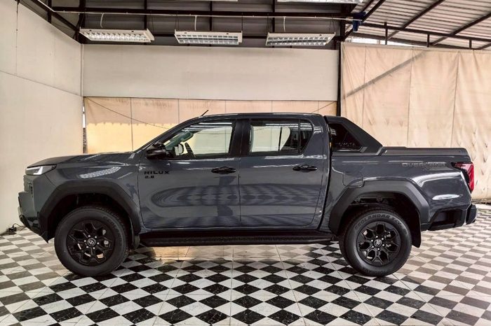 TRAVO OVERLAND PLUS 4WD 2026 2.8 AT DOUBLE CAB WHITE  22827 full