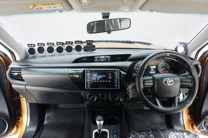 REVO 4WD 2020 2.4J AT SMART CAB ORANGE  235 full