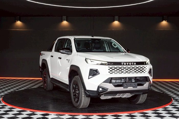 TRAVO OVERLAND PLUS 4WD 2026 2.8 AT DOUBLE CAB WHITE  23462 full