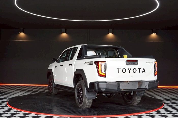 TRAVO OVERLAND PLUS 4WD 2026 2.8 AT DOUBLE CAB WHITE  23462 full